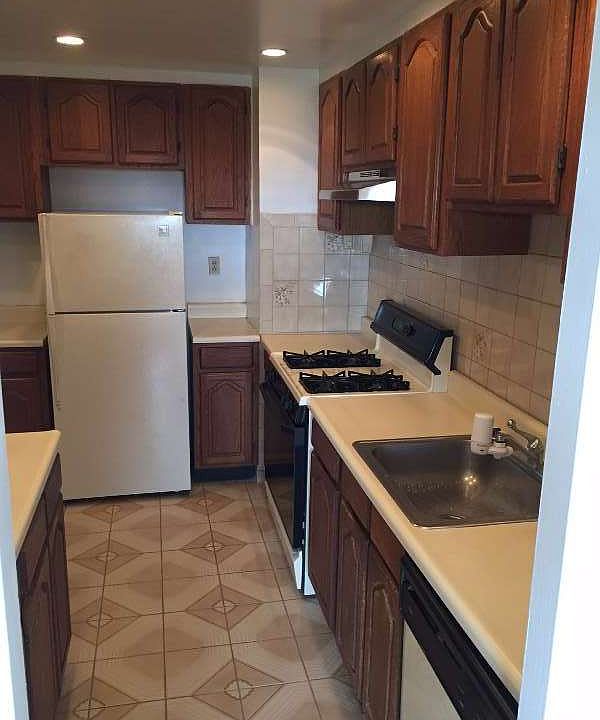 2nd image of 1 Fordham Hill Oval APT 9A