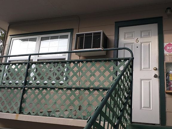 Front entrance & balcony