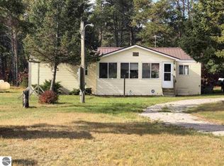 1575 Sue Dr, Rose City, MI 48654