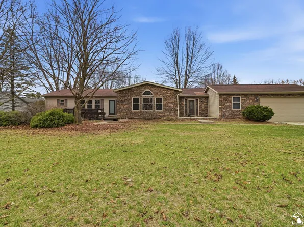 15601 Bak Rd, Van Buren Township, MI 48111