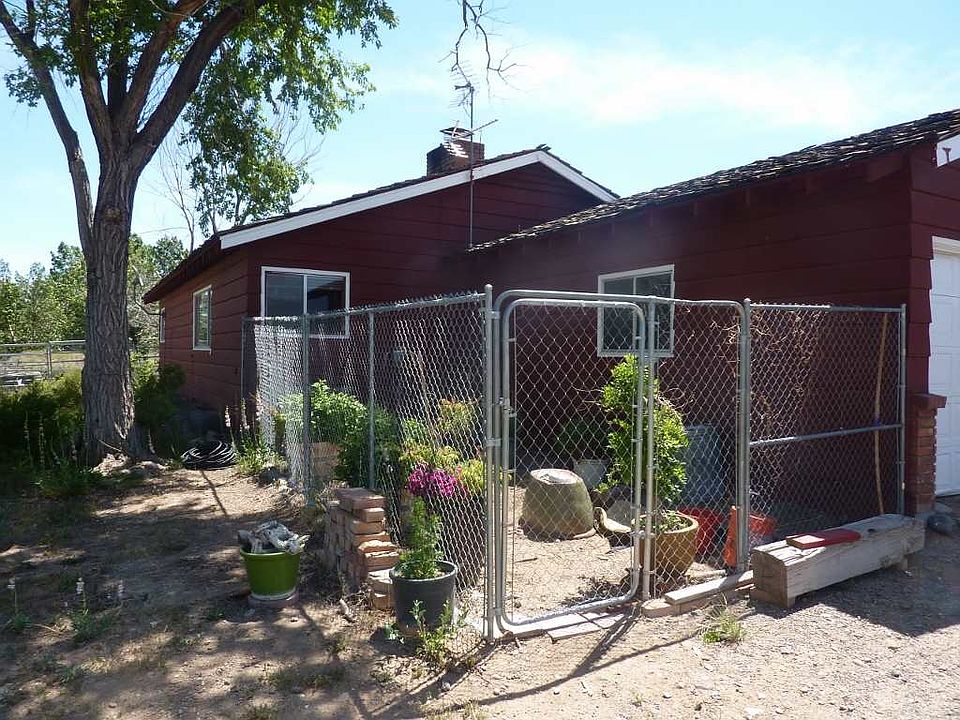2nd image of 1029 Dresslerville Rd