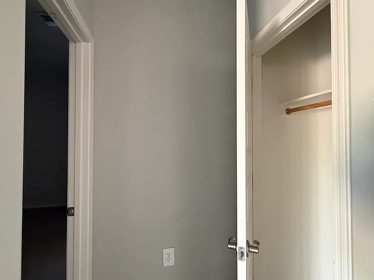 6853 S Portugal Ave — Photo 15