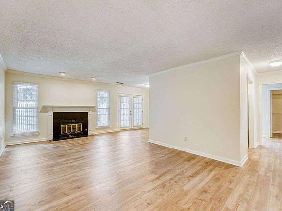 5th image of 1750 Clairmont Rd APT 4