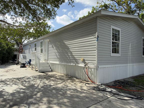 2nd image of 1401 SW 65th Way