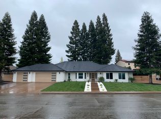 755 Sunriver Ln, Redding, CA 96001