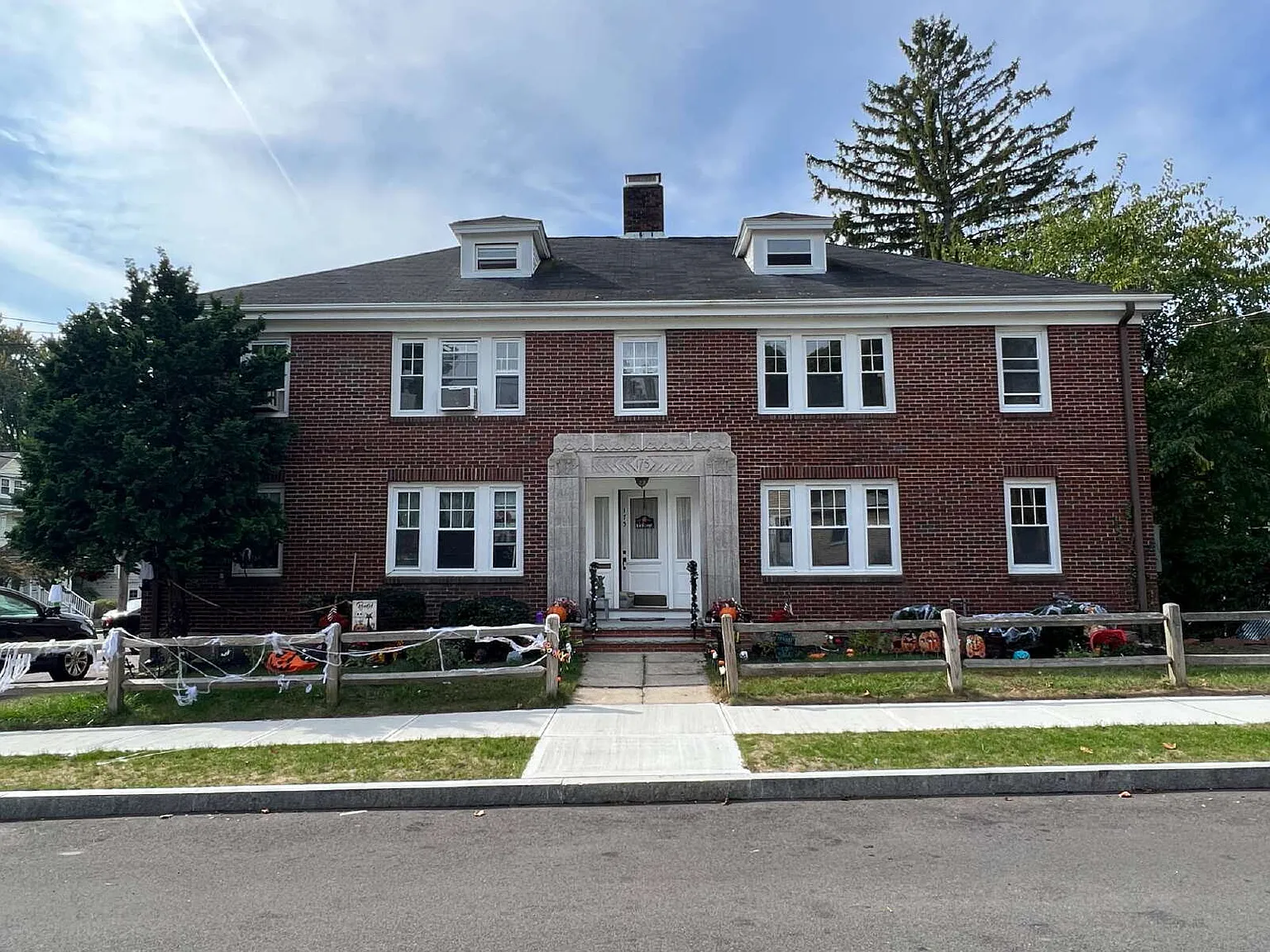 2 bed, 1.0 bath, $2,250 — Photo 1