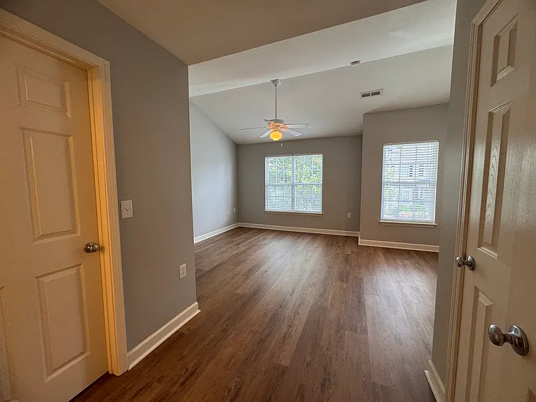 125 Humberside Dr — Photo 29