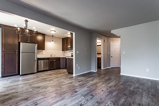 2nd image of 318 SE Mill St APT 4