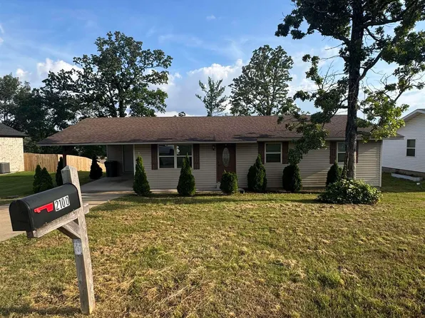 2100 Villa Rdg, Paragould, AR 72450