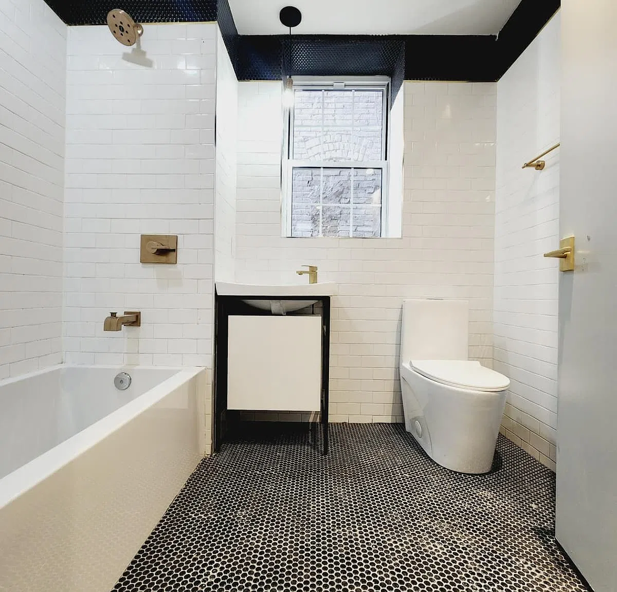41 Van Wagenen Ave — Photo 4