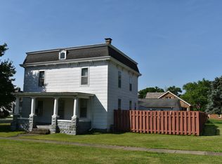 207 State St, Benson, IL 61516