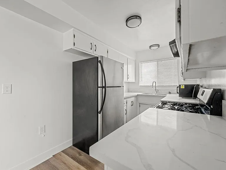 1513 2nd Ave — Photo 5