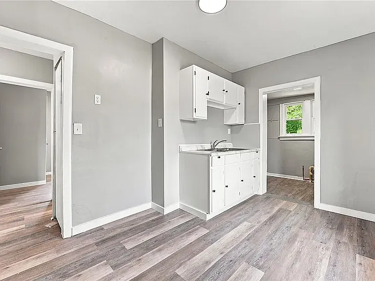 3 bed, $1,550 — Photo 2
