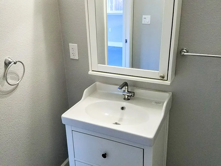 1242 New Hampshire Dr — Photo 32