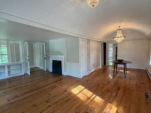 4th image of 138 Broad St Unit 2
