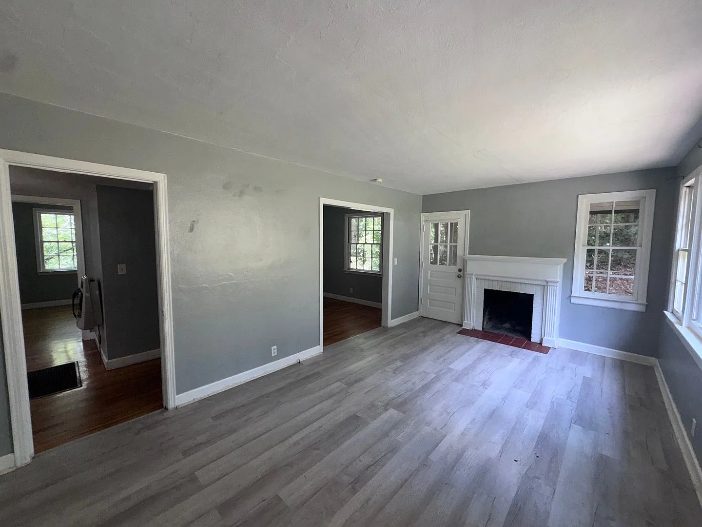 3 bedroom/1 bath home — Photo 2
