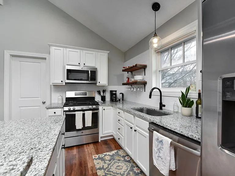 6309 Bridge Ave — Photo 3
