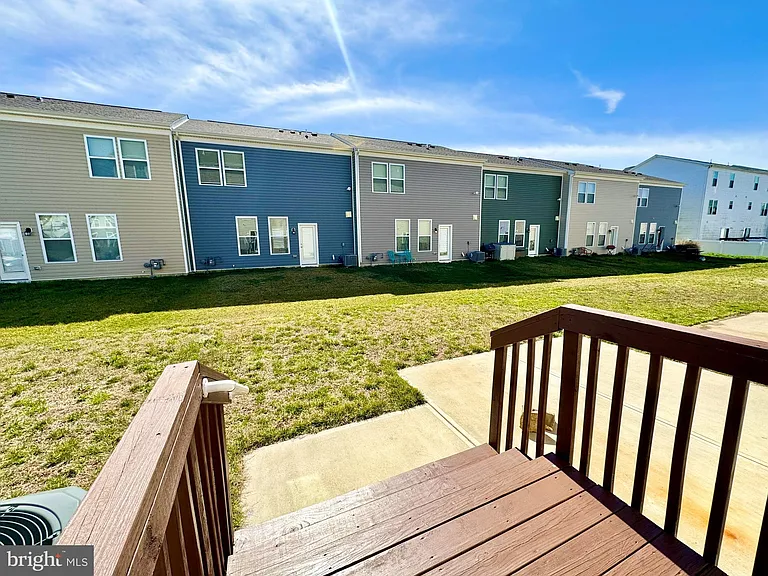 76 Filbert Dr — Photo 2