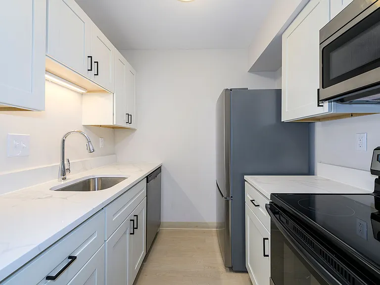 Oak Forest Apartments — Photo 1