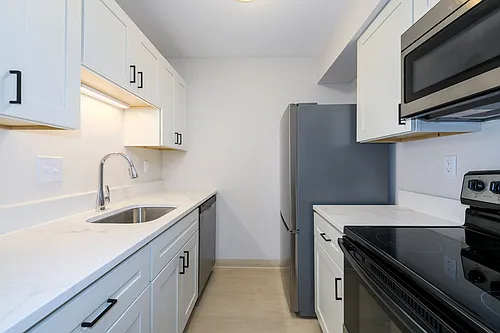 Oak Forest Apartments Photo 1
