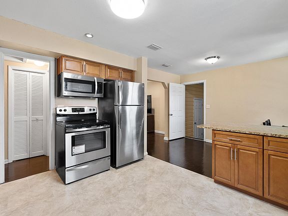 5th image of 7229 Elvia Dr
