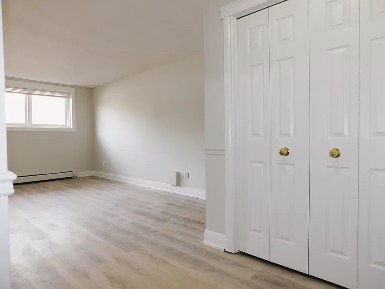 220 Kemp Cres — Photo 6