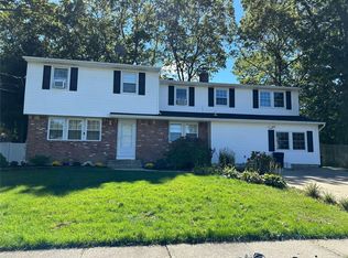 34 Lebrun St, Port Jefferson Station, NY 11776