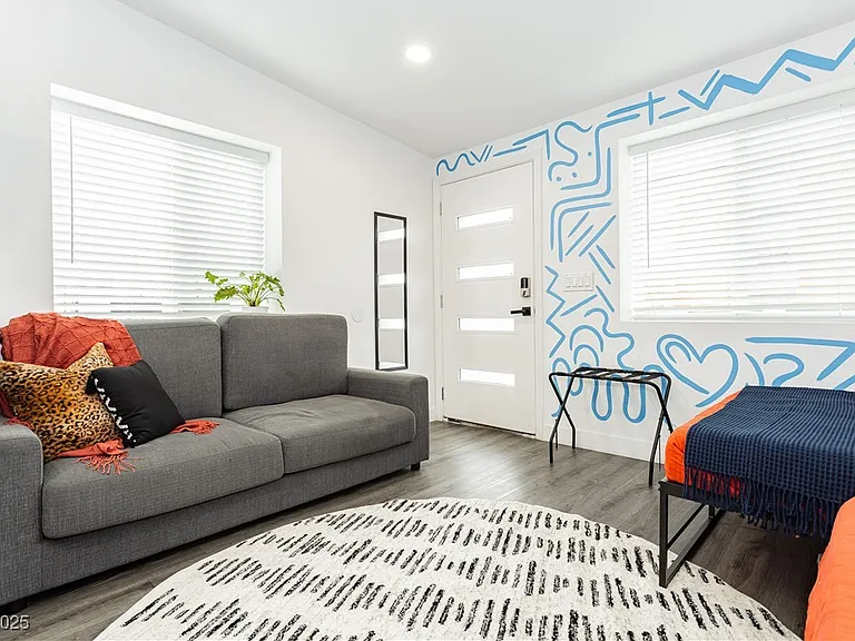522 E Saint Louis Ave #5 — Photo 3
