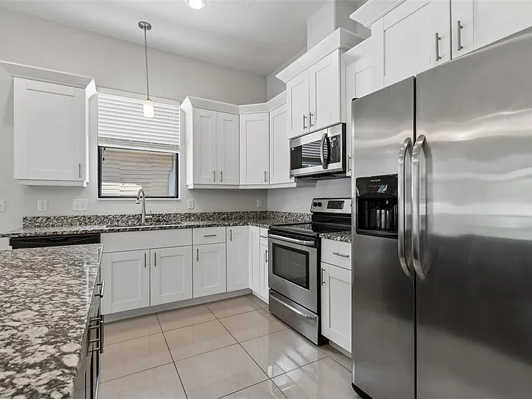 2311 W Aileen St — Photo 15