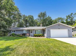 1155 Pinecrest Rd, Green Bay, WI 54313