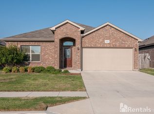 8209 White Hart Dr, Fort Worth, TX 76179