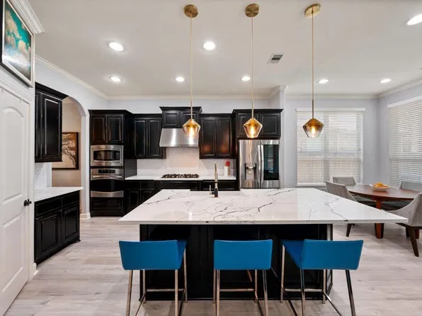 10 Camplight Ct, Spring, TX 77389