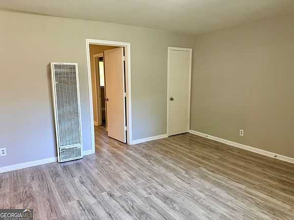 4th image of 2967 Jones St #2969