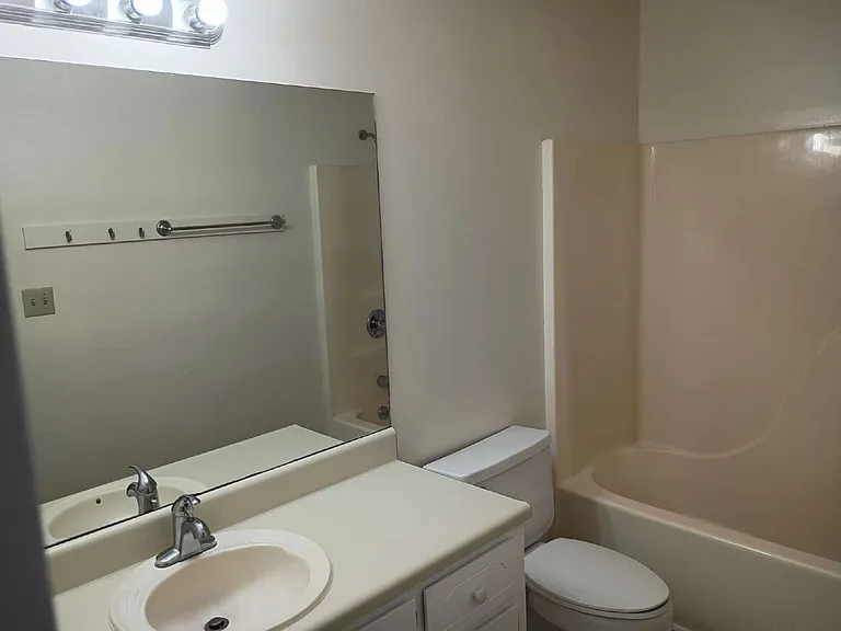912 Pineland Ave #51 — Photo 8