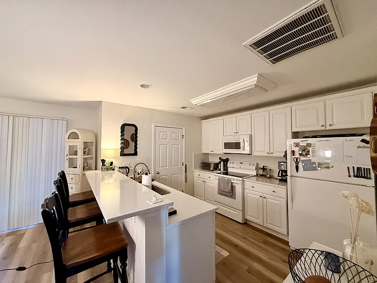 1104 Harvester Cir #1 — Photo 4