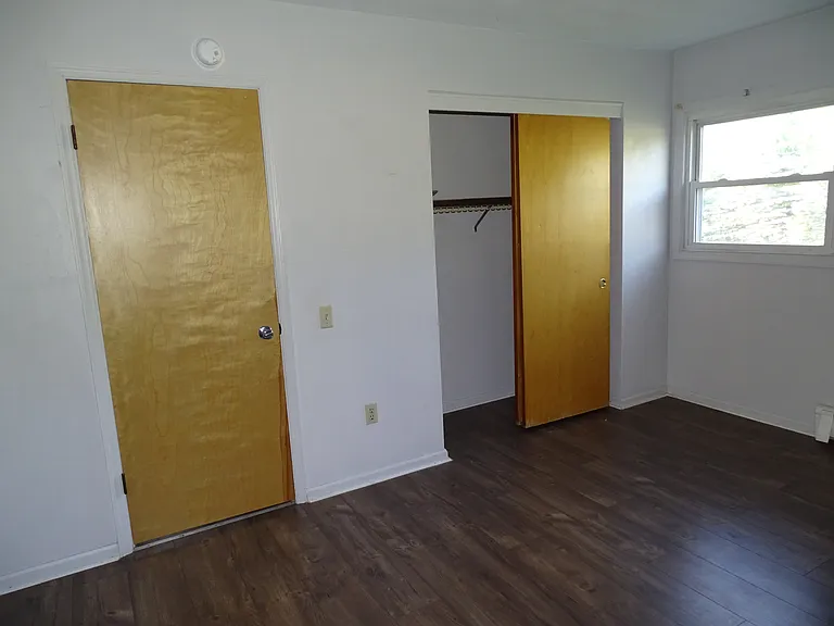 307 E Coomer St #8 — Photo 10