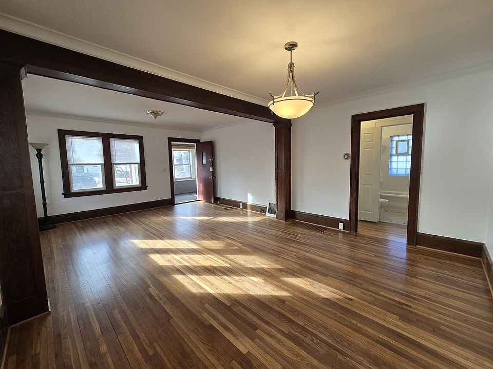 1st image of 4209 29th Ave S