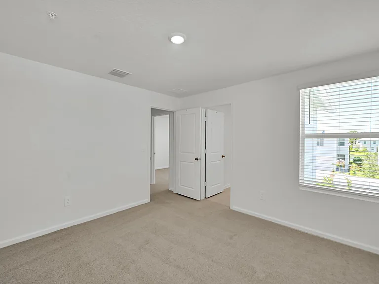 575 Salisbury Cir — Photo 16