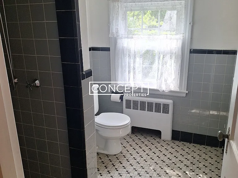 105 Keith St — Photo 21