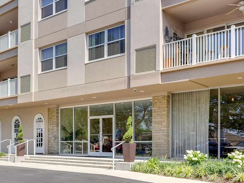 1st image of 3415 W End Ave #D-1009