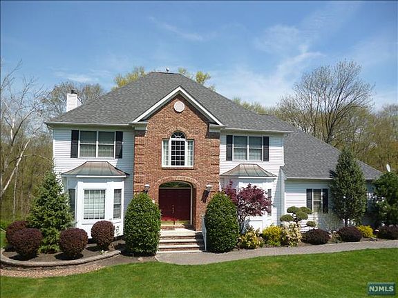 3rd image of 21 Kanouse Ln
