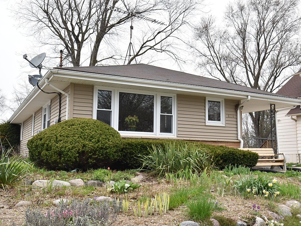 1st image of 820 Buena Vista Ave