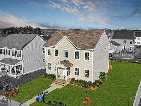 2nd image of 113 Ginger Ln