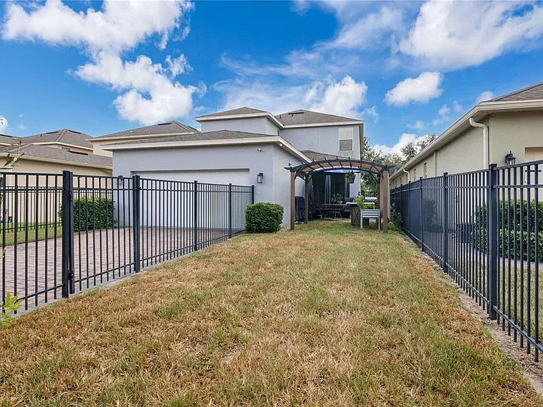 16137 Wind View Ln — Photo 23