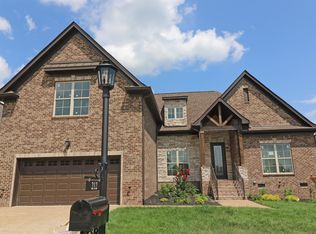 212 Farmbrook Ln, Mount Juliet, TN 37122