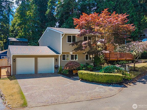 2nd image of 2421 NE 180th Street