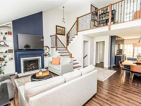 2nd image of 1003 Brooksgate Manor Dr
