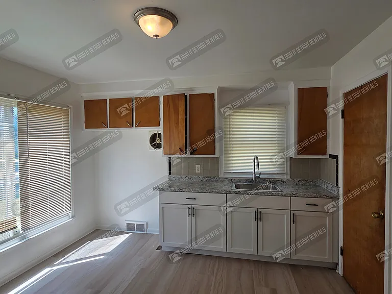 11488 Faust Ave — Photo 16