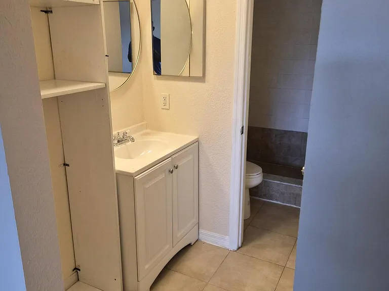 2810 NW 55th Ave #2A — Photo 14