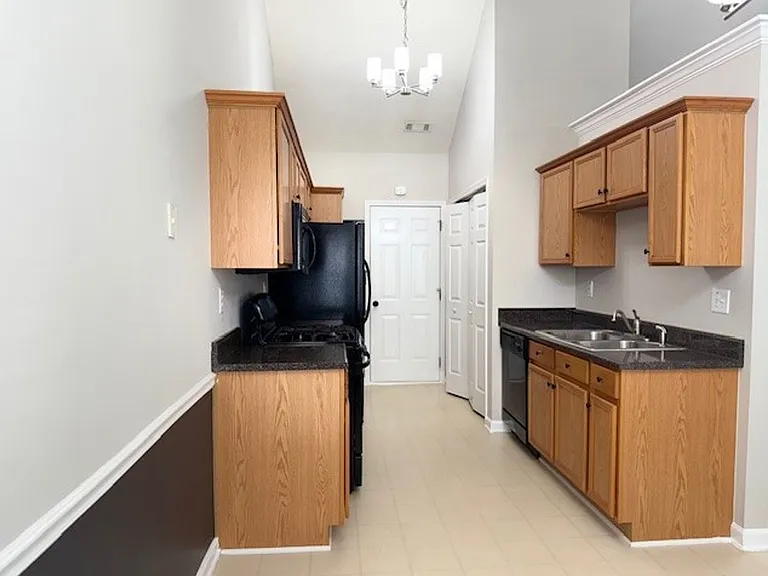 2034 Elm Grove Ln — Photo 11